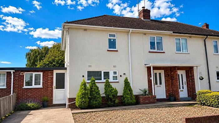 4 Bedroom Semi-Detached House For Sale In Western Avenue, Peterborough, PE1