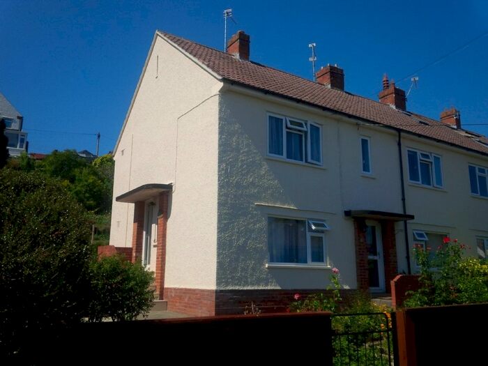 2 Bedroom Flat To Rent In Tor View Avenue, Glastonbury, BA6