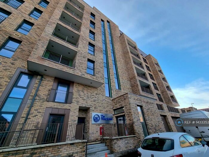 2 Bedroom Flat To Rent In Waterhouse Apartments, Salford, M5