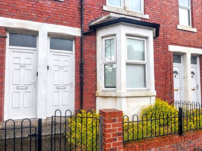 2 Bedroom Flat To Rent In Westbourne Avenue, Gateshead, Tyne And Wear, NE8