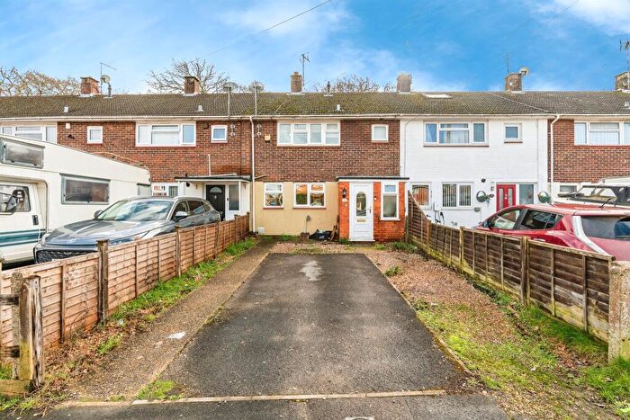 3 Bedroom Terraced House For Sale In Elm Crescent, Hythe, Southampton, SO45