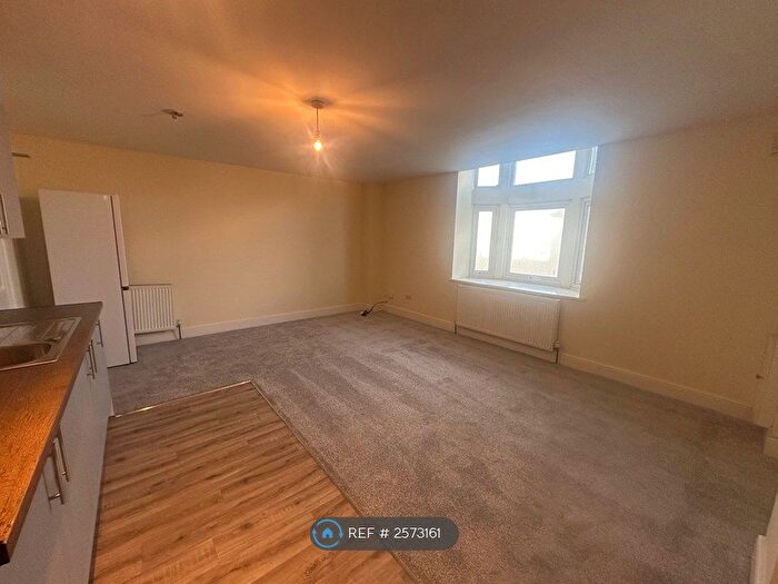 2 Bedroom Flat To Rent In Manchester Road, Altrincham, WA14