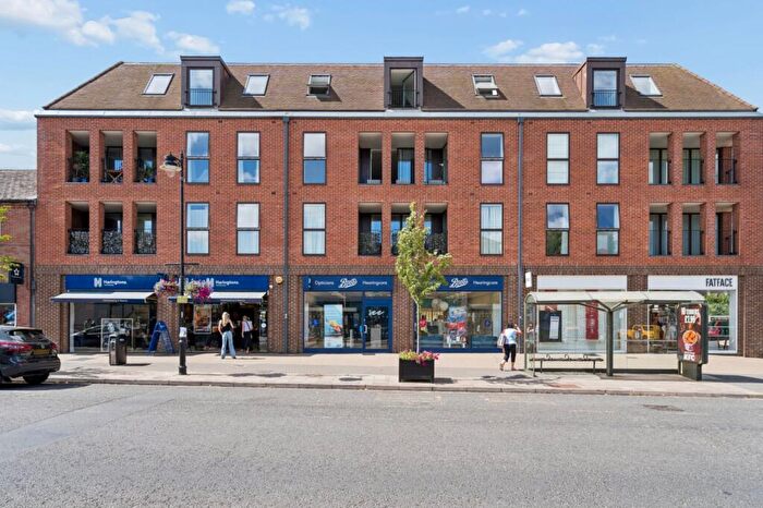 2 Bedroom Apartment For Sale In Sycamore Road, Amersham, Buckinghamshire, HP6