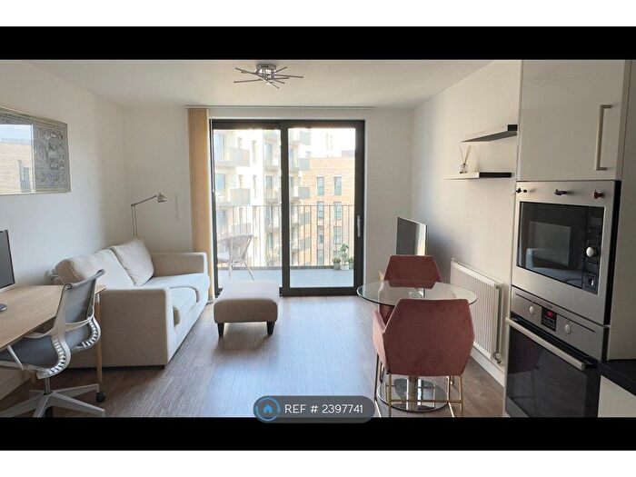 1 Bedroom Flat To Rent In Kingfisher Heights, London, E16