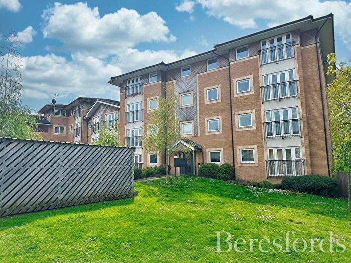 2 Bedroom Apartment For Sale In Stafford Avenue, Hornchurch, RM11