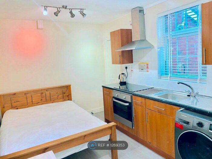 Studio To Rent In Southampton Street, Reading RG1