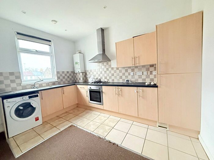 2 Bedroom Flat To Rent In Ilford, IG1