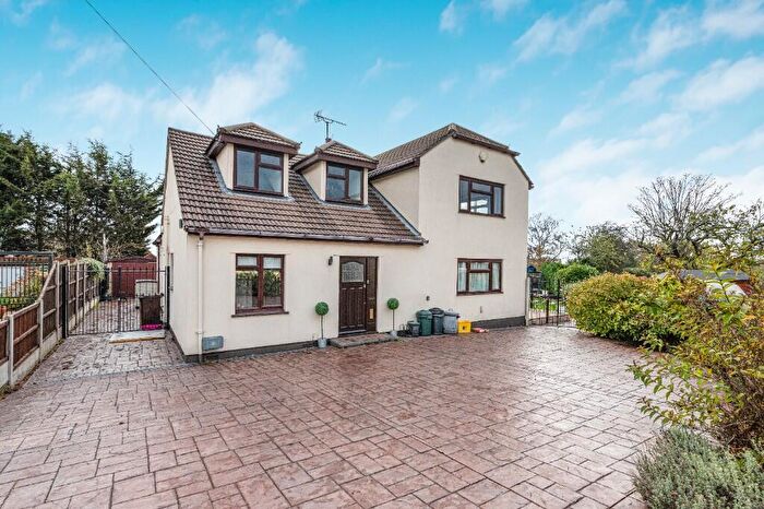 4 Bedroom Detached House For Sale In Clifton Close, Benfleet, Essex, SS7