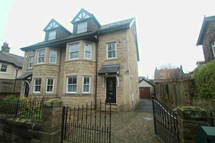 4 Bedroom Property To Rent In Tewit Well Avenue, Harrogate, HG2