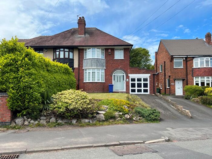 3 Bedroom Semi-Detached House For Sale In Foxyards Road, Tipton, DY4