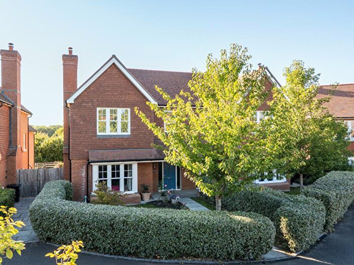 4 Bedroom Semi-Detached House For Sale In Mortimer Close, Kings Worthy, SO23