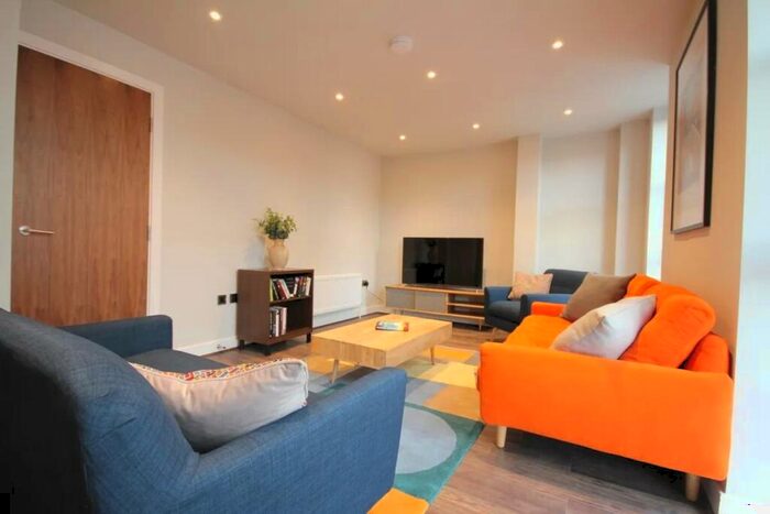 3 Bedroom Terraced House To Rent In Rembrandt Road, SE13