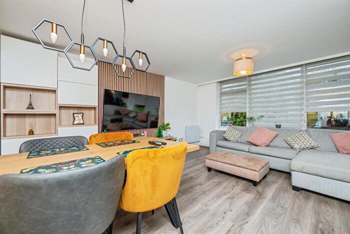 2 Bedroom Apartment For Sale In Arden Grove, Ladywood, Birmingham, B16