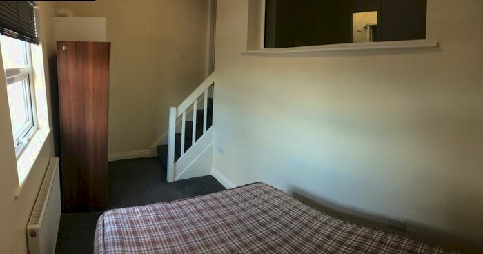 1 Bedroom Flat To Rent In Cobham Parade, Leeds Road, Outwood, Wakefield, WF1