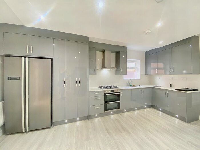 3 Bedroom Flat To Rent In Oldfield Lane South, Greenford, Greater London, UB6