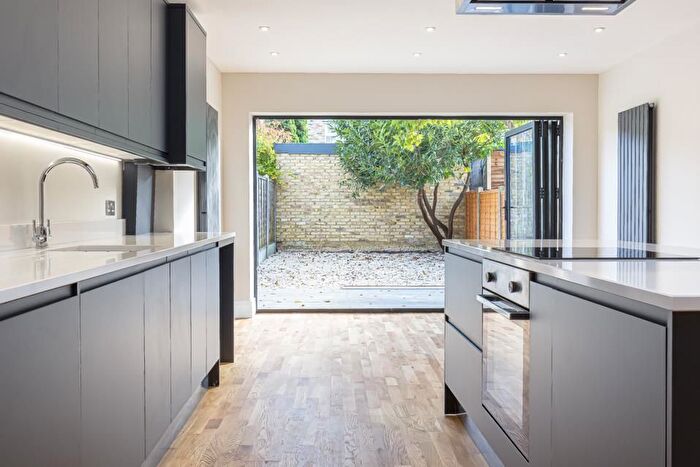 4 Bedroom Terraced House To Rent In Mitcham Road, East Ham, E6