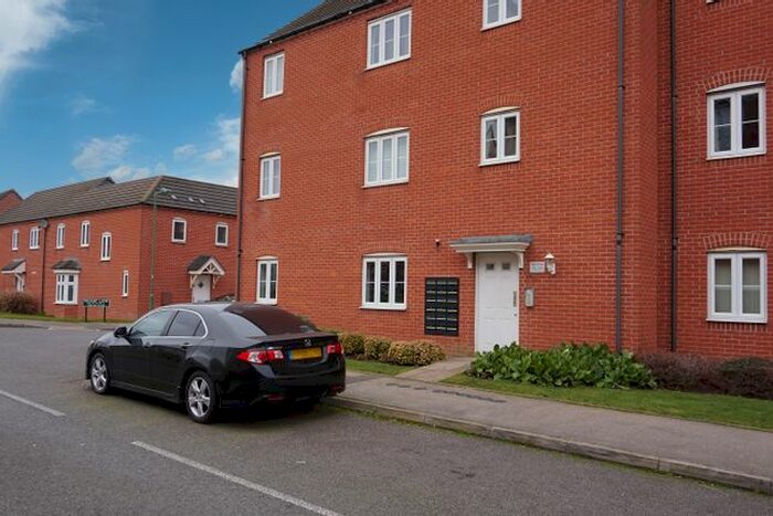 2 Bedroom Flat To Rent In Wharf Lane, Solihull, B91