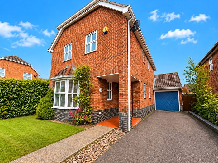 4 Bedroom Detached House For Sale In Broadacres, Luton, Bedfordshire, LU2