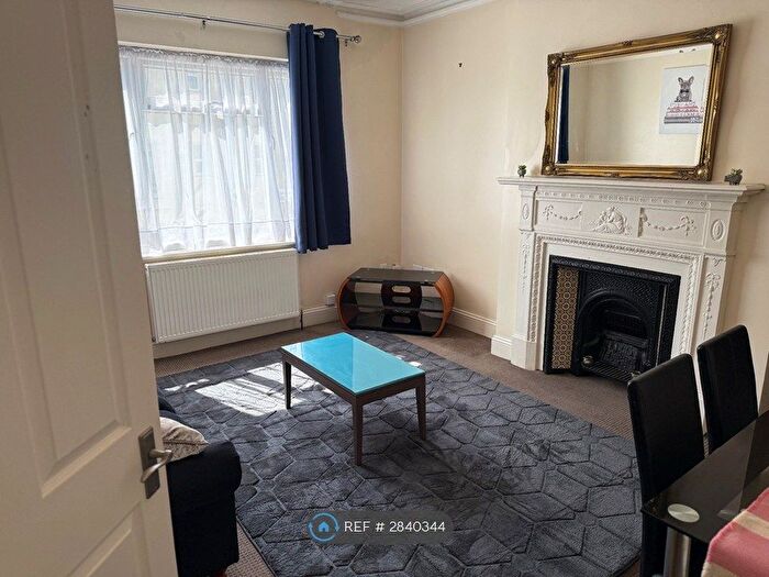 1 Bedroom Flat To Rent In Waverley Grove, Southsea, PO4