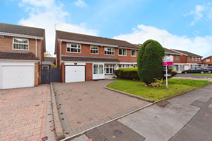 5 Bedroom Semi-detached House For Sale In Dunton Hall Road, Shirley, Solihull, B90