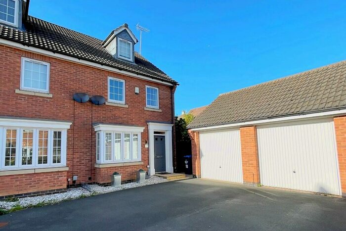 3 Bedroom Semi-Detached House To Rent In Tythbarn Leys, Coton Park, Rugby, CV23