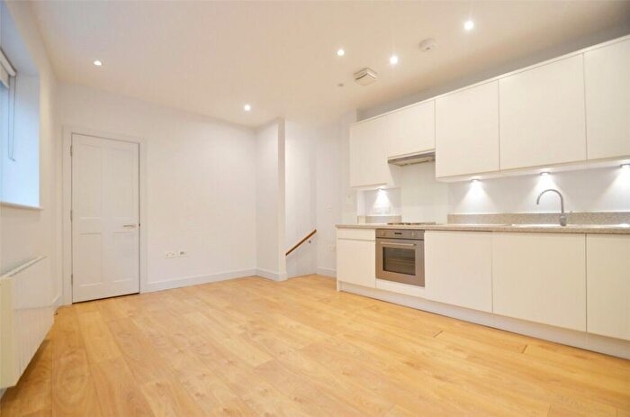 2 Bedroom Duplex To Rent In Manor Place, Sutton, SM1