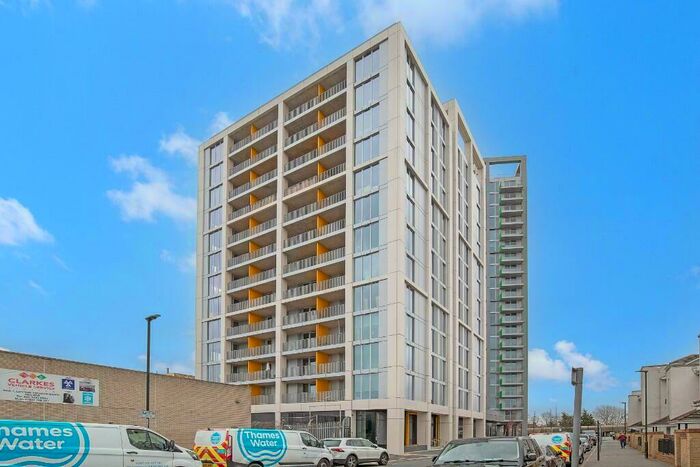 2 Bedroom Flat To Rent In Felixstowe Road, London, SE2