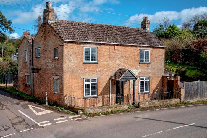 4 Bedroom Detached House For Sale In Lodes Lane, Kingston St. Mary, Taunton, TA2