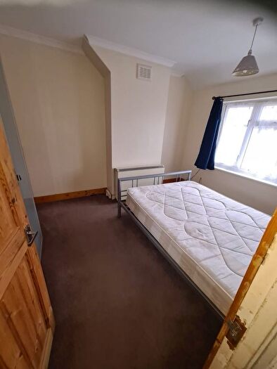 1 Bedroom Flat To Rent In Holgate Road, Dagenham, RM10