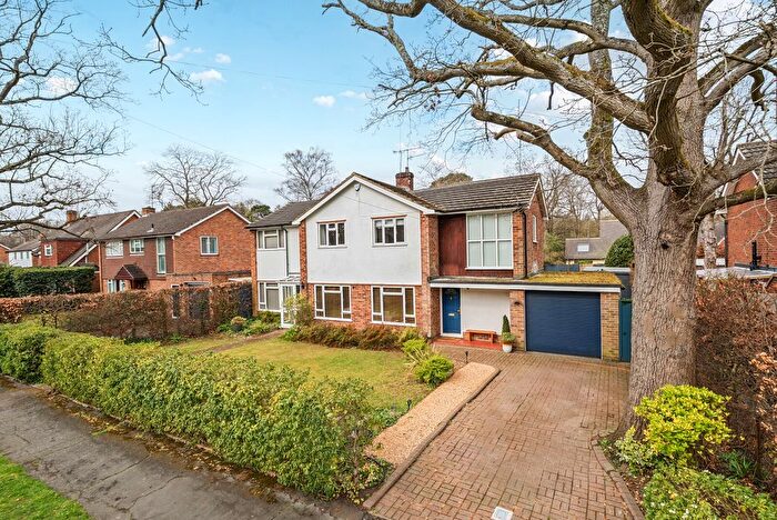 5 Bedroom Detached House For Sale In Dartnell Park Road, West Byfleet, KT14