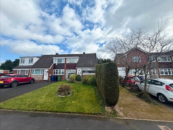 3 Bedroom Semi Detached House For Sale In Grosvenor Way, Brierley Hill, DY5