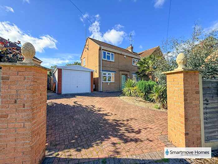 3 Bedroom Semi-Detached House For Sale In Chatsworth Avenue, Crich, Matlock, DE4