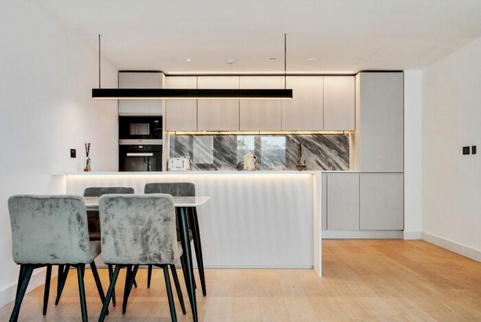 2 Bedroom Flat To Rent In White City Living, White City, London, W12