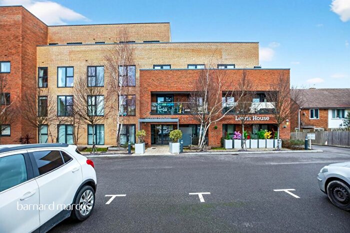 2 Bedroom Flat For Sale In Beulah Hill, London, SE19