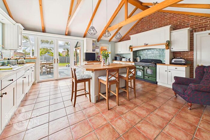 5 Bedroom Detached House For Sale In Oakfield Drive, South Walsham, Norwich, NR13