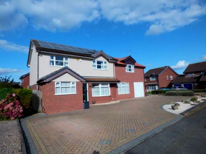 5 Bedroom Detached House To Rent In Gambier Parry Gardens, GL2