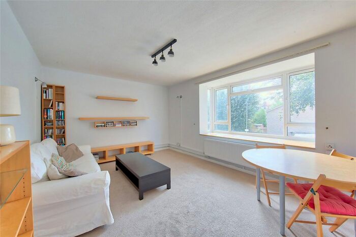 2 Bedroom Detached House To Rent In Endlesham Road, London, SW12