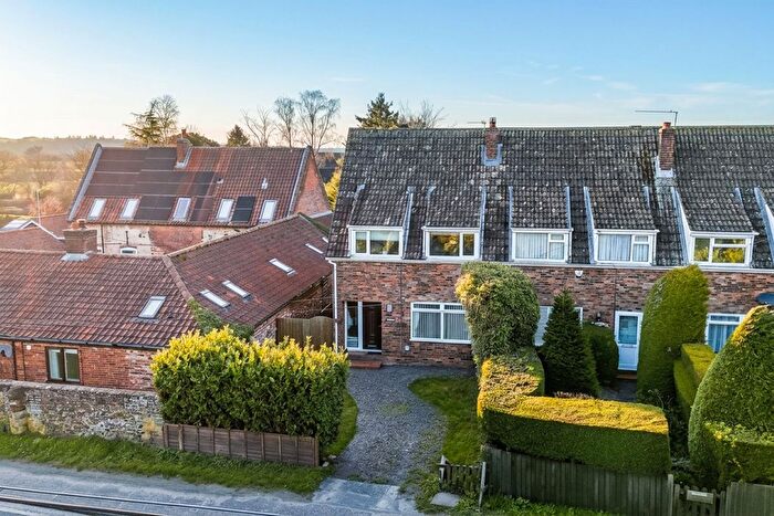 3 Bedroom End Terrace House For Sale In Wroxham Road, Rackheath, Norwich, NR13