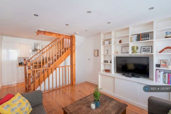 2 Bedroom Semi-Detached House To Rent In Rye Lane, London, SE15