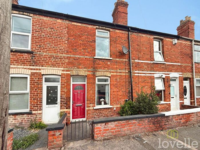2 Bedroom Terraced House For Sale In Beaufort Street, Gainsborough, DN21
