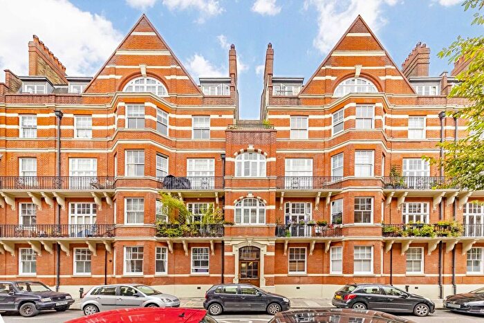 4 Bedroom Flat To Rent In Hammersmith Road, West Kensington, W14