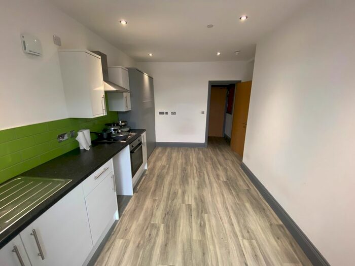 Studio To Rent In Walter Road, Swansea, SA1