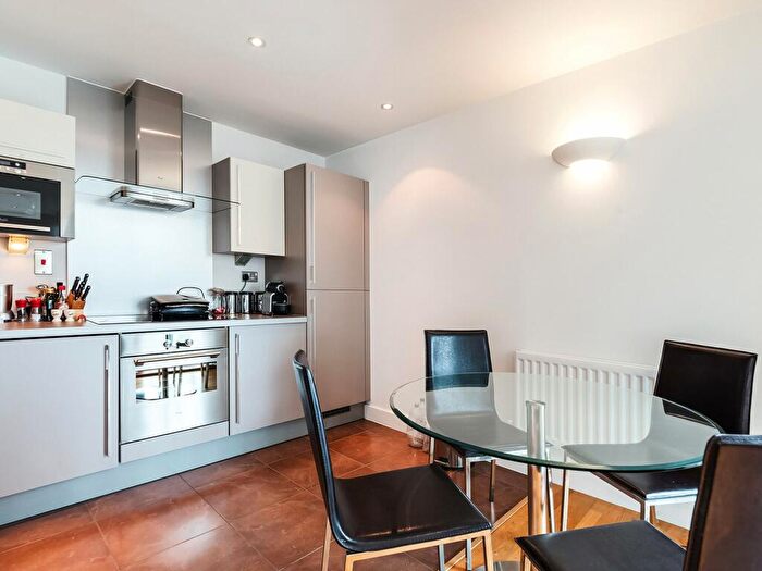2 Bedroom Apartment To Rent In Elektron Tower, Blackwall Way, E14