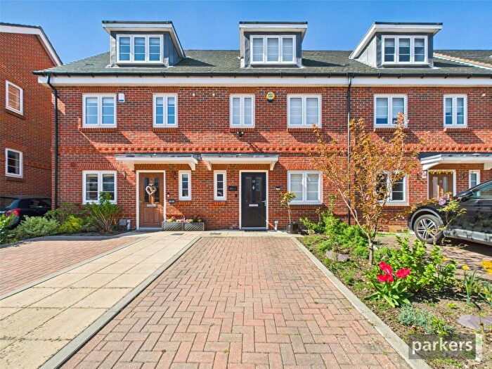 3 Bedroom Terraced House For Sale In Louden Square, Earley, Reading, Berkshire, RG6