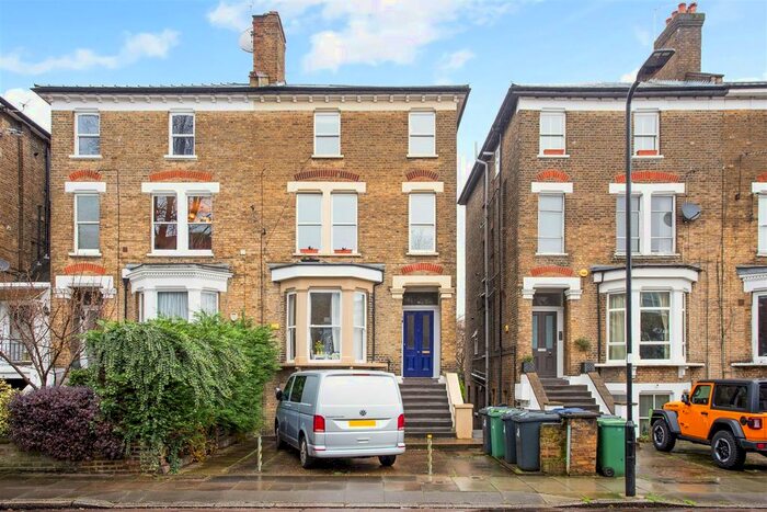 2 Bedroom Flat To Rent In The Grove, London, W5