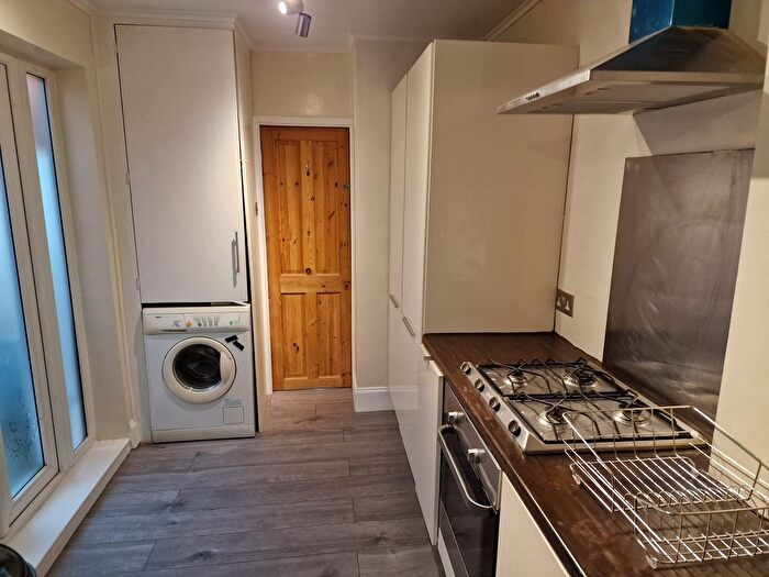 3 Bedroom Terraced House For Sale In Higham Road, Chesham, HP5