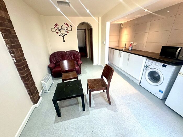 1 Bedroom Studio To Rent In Sutton Road, Hounslow, TW5