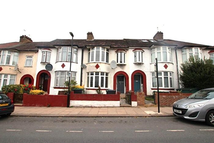 3 Bedroom Terraced House For Sale In The Avenue, Bruce Grove, London, N17