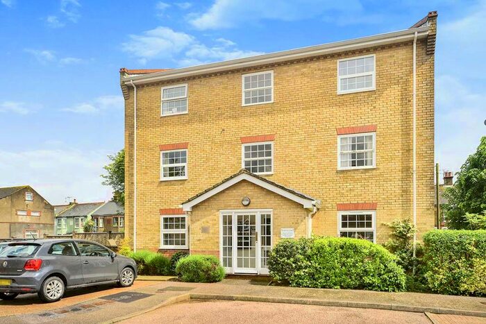 1 Bedroom Flat To Rent In Maxwell Place, Deal, Kent, CT14