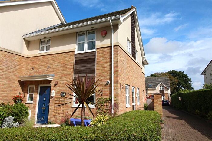 3 Bedroom House For Sale In Station Road, New Milton, Hampshire, BH25